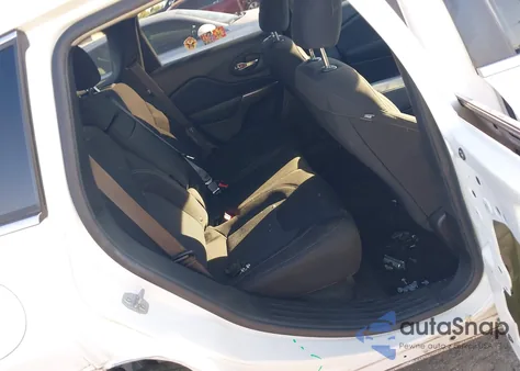 2019 Jeep Cherokee Latitude Fwd z USA, uszkodzony, nr VIN 1C4PJLCB0KD297812